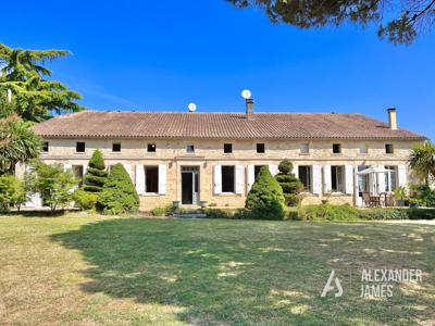 8 room luxury House for sale in Monségur, France