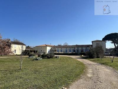 22 room luxury House for sale in Montguyon, Nouvelle-Aquitaine