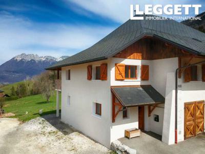 Maison vue lac Annecy à vendre, récemment rénovée avec jusqu'à 4 chambres possibles* dans le massif des Bauges