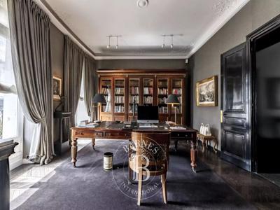 2 bedroom luxury Apartment for sale in Champs-Elysées, Madeleine, Triangle d’or, Paris, Île-de-France