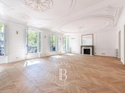 5 bedroom luxury Flat for sale in Champs-Elysées, Madeleine, Triangle d’or, Paris, Île-de-France