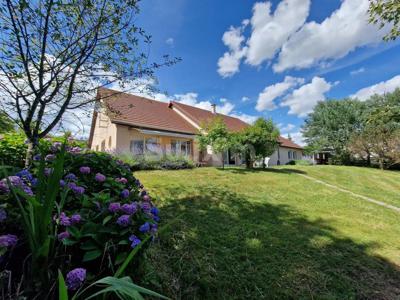 3 bedroom luxury House for sale in Marnay, Bourgogne-Franche-Comté