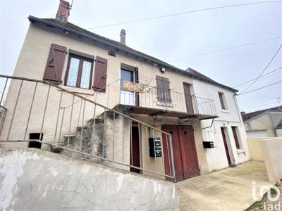 Maison 4 pièces de 93 m² à Châtillon-sur-Indre (36700)