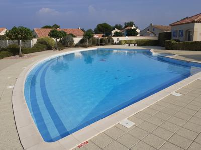 Maison dans résidence avec piscine chauffée à Bretignolles sur Mer. Accès direct à la plage sans route à traverser.