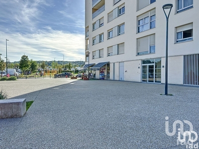 Appartement 2 pièces de 53 m² à Poissy (78300)