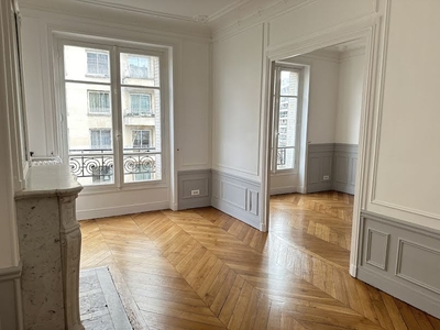Location appartement 5 pièces 83.9 m²