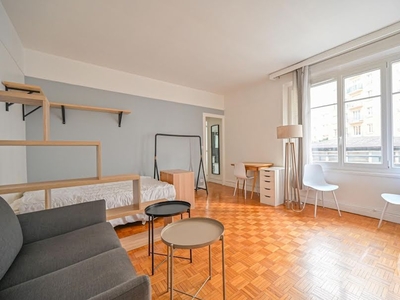 Location meublée appartement 1 pièce 32.04 m²