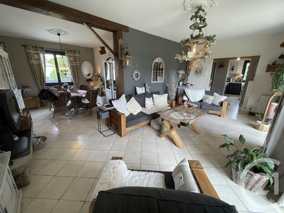 Vente maison 8 pièces 171.76 m²