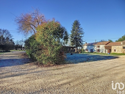 Maison 5 pièces de 138 m² à Saint-Sauvant (86600)