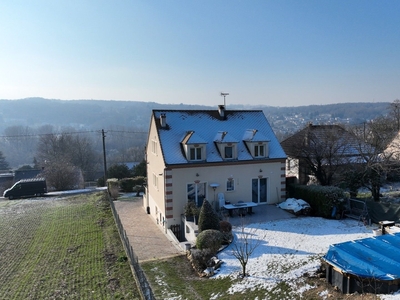 Maison traditionnelle 6 pièces de 185 m² à Crécy-la-Chapelle (77580)