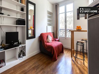 Appartement studio rénové à louer à Montmartre, Paris 18