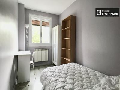 Chambre à louer dans un appartement de 4 chambres à Saint-Denis, Paris