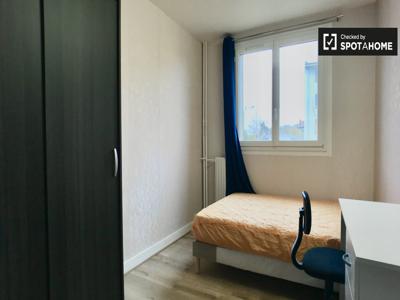 Chambre avec AC à louer, appartement de 4 chambres à coucher, Vitry-sur-Seine