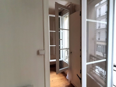 Appartement 2 pièces de 32 m² à Paris (75017)