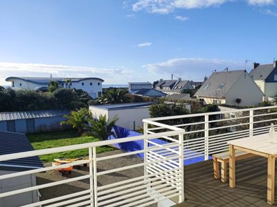 Grande maison familiale, tendance vintage et contemporain aux nuances de Bretagne, avec vue mer et terrasse à 3 minutes de la plage (Finistère, Bretagne)