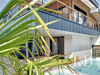VAUX SUR MER-PONTAILLAC / villa 216 m² 4 chambres, bel apperçu mer