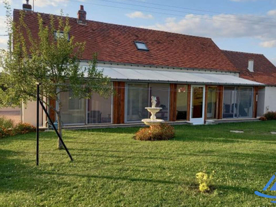 Vente maison 4 pièces 130 m² Neuvy-Saint-Sépulchre (36230)