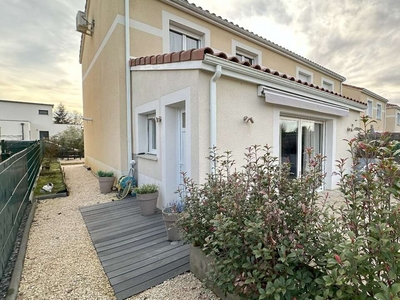 Vente maison 5 pièces 94 m² Serres-Castet (64121)