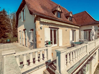 Vente maison 9 pièces 296 m² Figeac (46100)