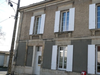 Vente maison 6 pièces 118 m² Cognac (16100)