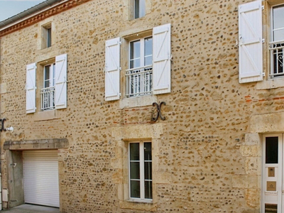 Vente maison 7 pièces 270 m² Aire-sur-l'Adour (40800)