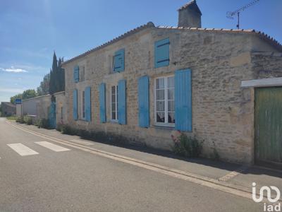 Vente maison 6 pièces 130 m² Saint-Pierre-la-Noue (17700)