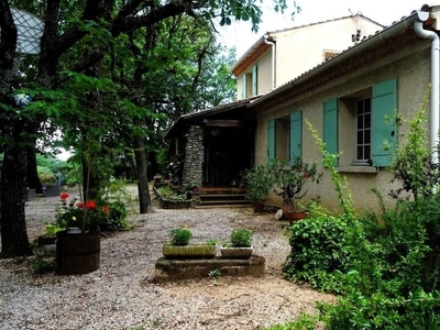 Maison 5 pièces de 158 m² à Pernes-les-Fontaines (84210)