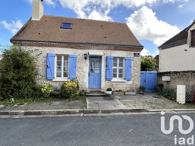 Maison 7 pièces de 85 m² à Saint-Cosme-en-Vairais (72110)