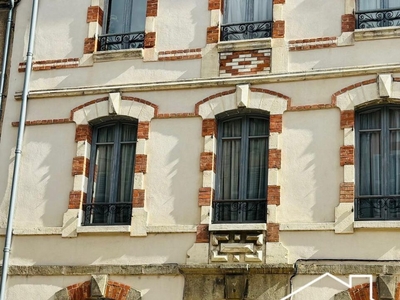 Vente maison 15 pièces 260 m² Saint-Germain-Lembron (63340)