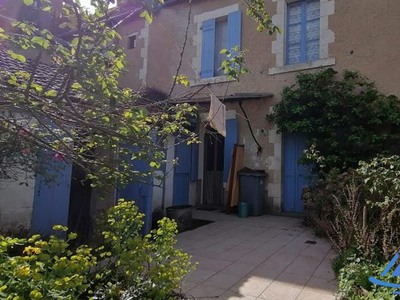 Vente maison 4 pièces 110 m² Saint-Chartier (36400)