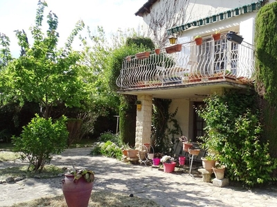 Vente maison 4 pièces 71 m² Tarascon (13150)