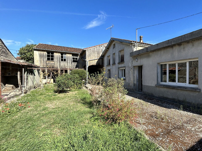 Vente maison 6 pièces 137 m² Cognac (16100)