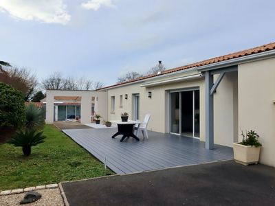 Vente maison 6 pièces 178 m² Saujon (17600)