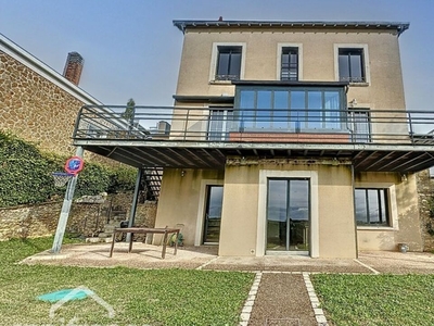 Vente maison 8 pièces 270 m² Thouars (79100)