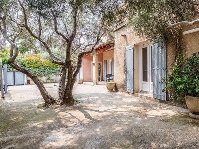 Vente maison 9 pièces 215 m² Carpentras (84200)