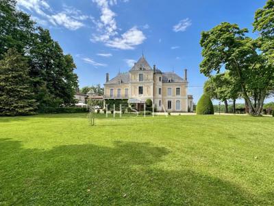 Maison de 11 chambres de luxe en vente à Bourg-en-Bresse, Auvergne-Rhône-Alpes
