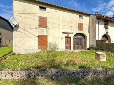 Ferme 5 pièces de 150 m² à Gruey-lès-Surance (88240)