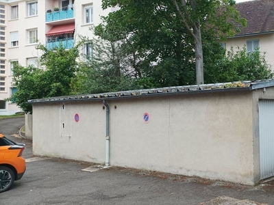 Parking/garage/box de 13 m² à Dreux (28100)