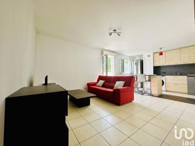 Appartement 4 pièces de 70 m² à Trappes (78190)