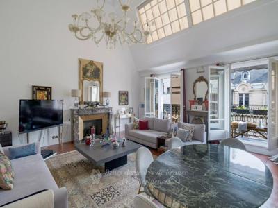 4 bedroom luxury Apartment for sale in Champs-Elysées, Madeleine, Triangle d’or, Paris, Île-de-France