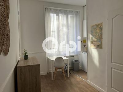 Location meublée appartement 2 pièces 27.69 m²