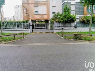 Parking/garage/box de 16 m² à Rosny-sous-Bois (93110)