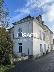 Maison à découvrir SAINT-JEAN-D'ANGELY de 244m²