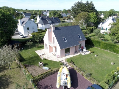 Maison lumineuse et spacieuse située au calme à 400 m de la plage (Finistère, Bretagne)