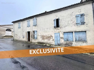 Vente maison neuvicq-le-chateau(17490) 23 000€