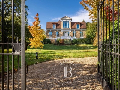 12 room luxury House for sale in Le Vésinet, France