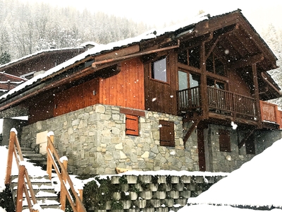 VENTE Chalet à Sainte-Foy (station de ski), 4 chambres, terrasses, garage, magnifique vue, skis aux pieds