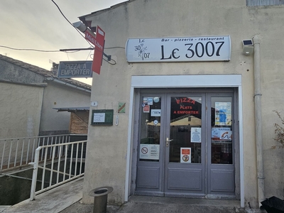 Bar-brasserie de 160 m² à Saint-Julien-de-Peyrolas (30760)