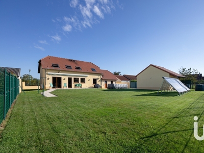 Maison 9 pièces de 160 m² à Launstroff (57480)