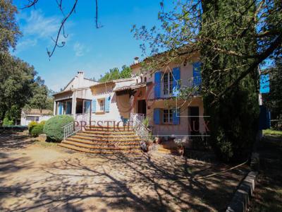 Maison de 8 chambres de luxe en vente à Orange, Provence-Alpes-Côte d'Azur